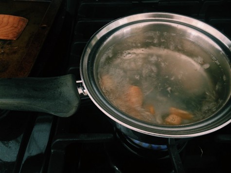 Put diced ginger into the water. Once the water starts boiling, let boil for about 15 min. The longer you let it boil, the stronger your tea will be.