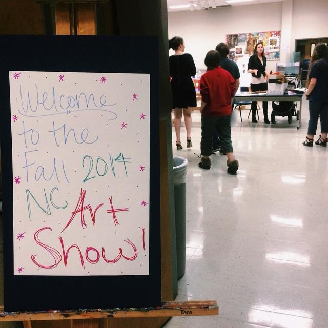 The art show started at 6:00 pm and ended at 8:30 pm, giving attendees enough time to explore the hallway full of art. 