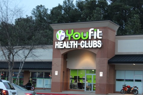  Numerous gyms offer classes for members that will allow them to perform to the best of their ability without over training. For example, YouFit on Jiles Rd in Kennesaw, GA offers personal training for members that seek professional assistance while at the gym.
