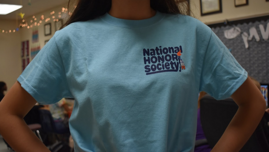 NC’s chapter of National Honor Society (NHS) kicked off their second meeting of the year by showing off their blue club t-shirts. The club meets on the first Friday morning of every month and participate in monthly service projects around the community. In September and October, members will assist Horizon Baseball at Kennworth Park to play ball with special needs members in the community. “We’ll rotate about 12 games where we go and help them out, and then next month we’re going to do a clean-up with them,” NHS sponsor Mrs. Tippens said.