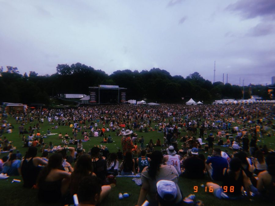Music festival attendees braved the hot Atlanta heat to listen to their favorite artists. In a sea of crop tops and denim shorts, the crowd laid down blankets on the field in front of the Great Southeast Music Hall stage and relaxed while listening to the bands play. 