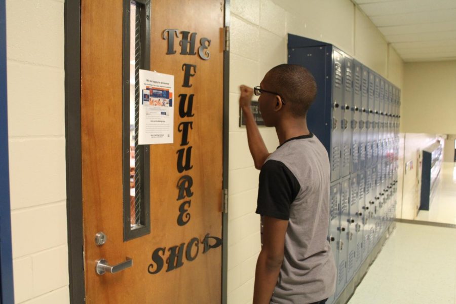 A student knocks on the door of NC’s Future Shop, host to innumerable college and career resources and quite frequently to visiting admissions staff. The college application process can generate significant stress for seniors, and students frequently worry whether their scores, grades, and achievements will earn them a place at the schools they hope to attend. “I always feel like you determine what college you want to go to depending on whether or not you know what your standing is,” senior Ngozi Ozor said.

