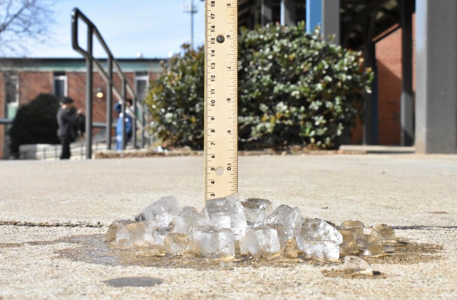 Cobb County school officials canceled school on January 29 due to inclimate weather threats. The sunny and above freezing temperatures tricked the county as no ice formed on the road and even though snow flurries fell, the temperature outside did not allow for it to stick.
