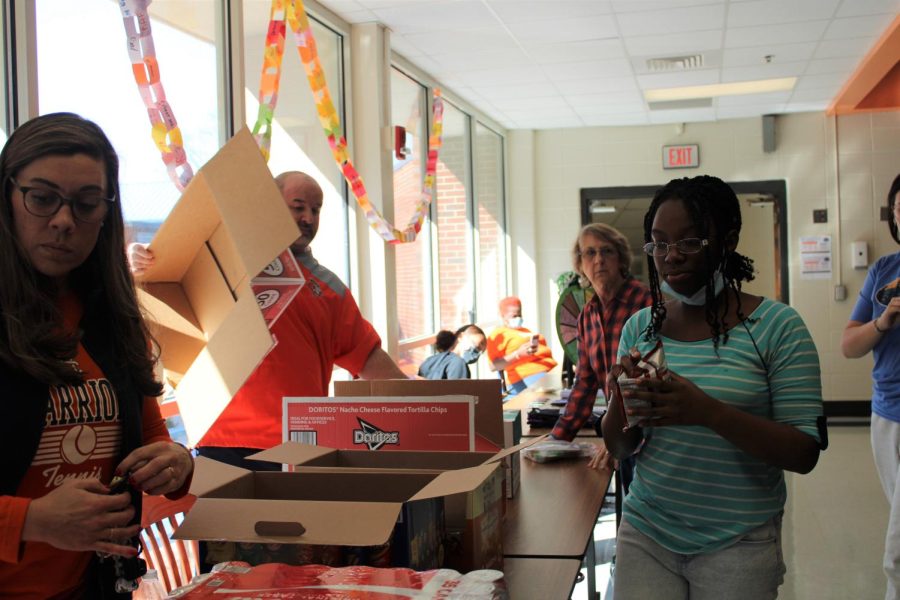 Administration gave out soda and chips today during lunch for students who got A’s and B’s as final grades for the first semester of the 2021-2022 school year. During advisement today, homeroom teachers handed out honor roll passes to passing A and B students from first semester. They then met Mr. Bell in the cafeteria during their lunch period to pick up a quick snack as a reward for achieving honor roll. “I was a little confused with why my teacher was stressing about passing out those slips in the last minute of class, I didnt even read the pass when I got it. By the time I saw everyone posting about it, I was in the lunchroom and didnt even know what was going on. I got a Sprite and Dorritos from Mr. Bell,” freshman Kaylee Thomas said.