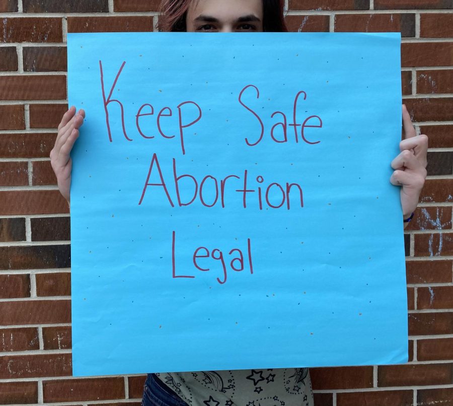 The Supreme Court confirmed the leaked draft opinion regarding overturning Roe v Wade case from 1973. This case protects a woman’s liberty to receive an abortion without intervention. While the final decision of the Supreme Court remains unknown, this controversial case fosters protests among liberal citizens. 